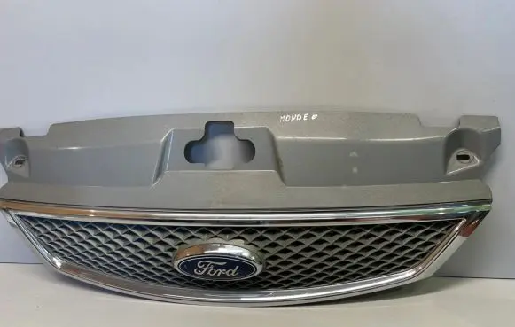 Ford Mondeo Mk III Front grill 3S718A100BA 3S7X8A133BA