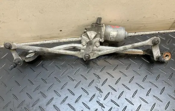 BMW X5 E70 Front wiper linkage and motor 7200535 405154 2141A