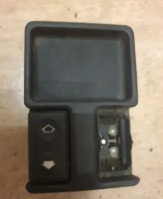 BMW 5 E34 Electric window control switch 1374491