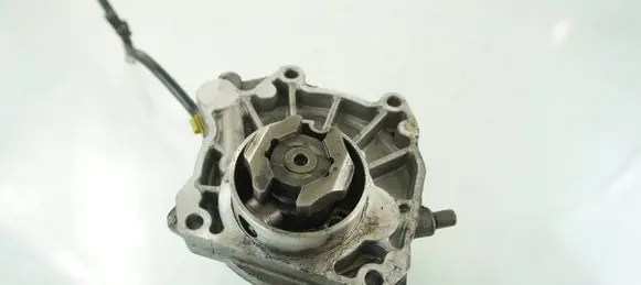 Opel Insignia A Vacuum pump 55205446