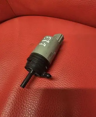 BMW 1 E81 E87 Windshield washer spray nozzle 67126934159 23557610