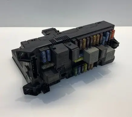 Mercedes-Benz E W211 Fuse module 2115457001 A2115457001