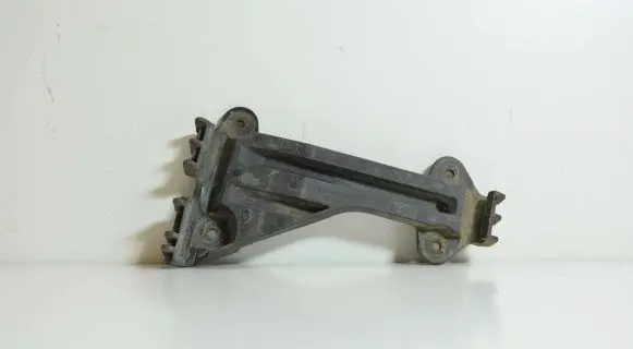 Audi A6 S6 C4 4A Front bumper mounting bracket 4A0807284A