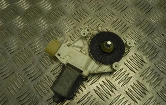 BMW 3 E90 E91 Front door window regulator motor 6927027 Z271