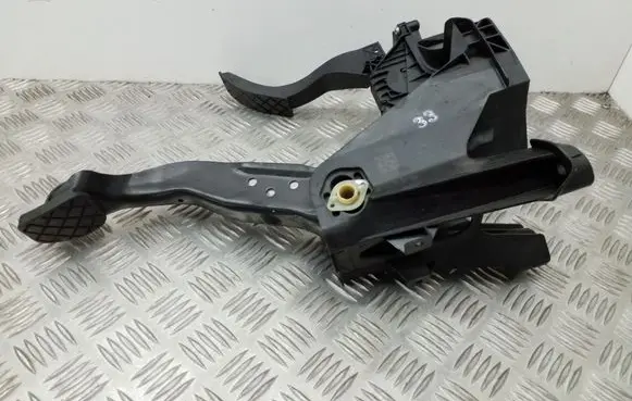 Volkswagen Golf VII Pedal assembly 5Q1721117E 5Q1721058AM 5Q1723503F
