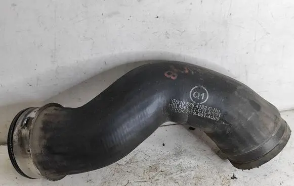 Mercedes-Benz E W210 Intercooler hose/pipe 2105284182 ZGS0014Q00