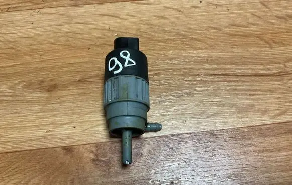 Ford Mondeo MK IV Windscreen/windshield washer pump 6M2113K082AB