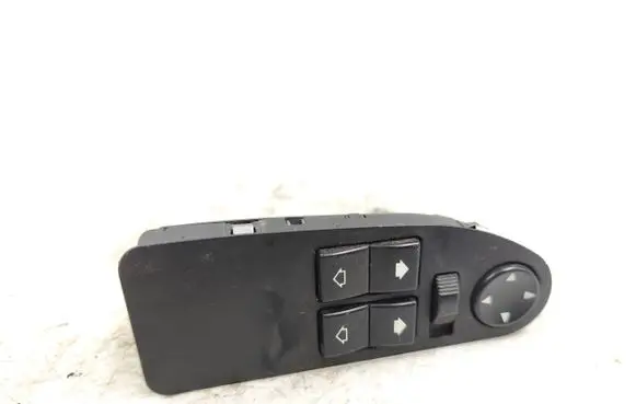 BMW 5 E39 Electric window control switch 8368967