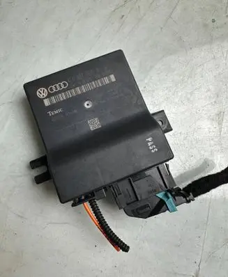 Audi A6 S6 C6 4F Gateway control module 4L0907468B 4L0910468A