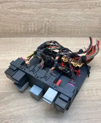 Volkswagen Golf V Comfort/convenience module 3C0937049D S1002