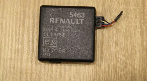 Renault Megane III Immobilizer control unit/module 4M5463R3B