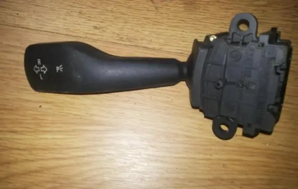 BMW 5 E39 Indicator stalk 8363662k