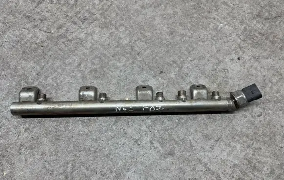 BMW 5 F10 F11 Fuel main line pipe 7537319