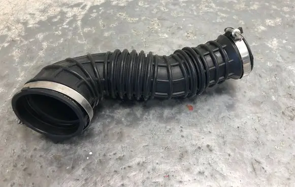 Volkswagen Multivan T6 Intercooler hose/pipe 7E0129627KBILI 7E0129627K