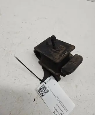 Engine mount bracket