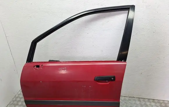 Mitsubishi Space Wagon Front door
