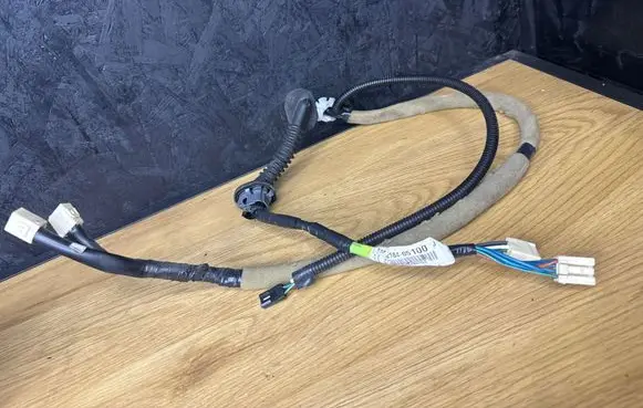 Toyota Avensis T250 Tailgate/trunk wiring harness 8218405100