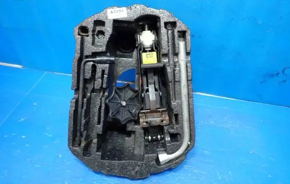 Volkswagen New Beetle Lift Jack 1C0012115A