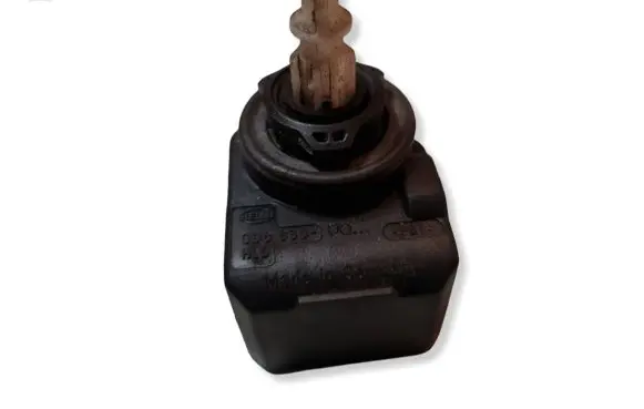 Audi A6 S6 C6 4F Headlight level adjustment motor 00883000
