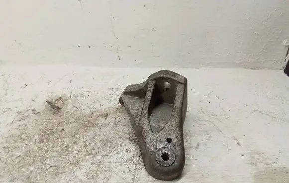 Jaguar XF X250 Engine mounting bracket SR836037BB