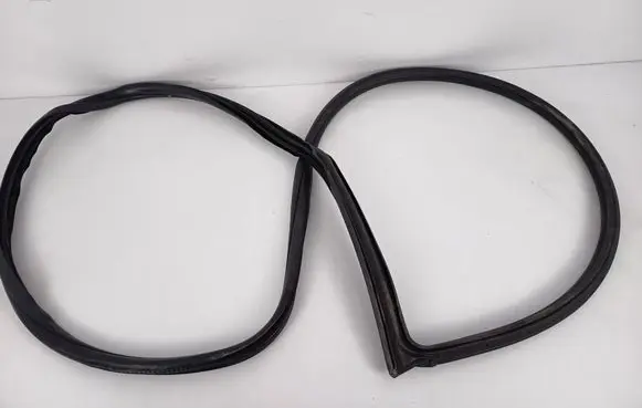 BMW 2 F22 F23 Rubber seal front coupe door 7267911