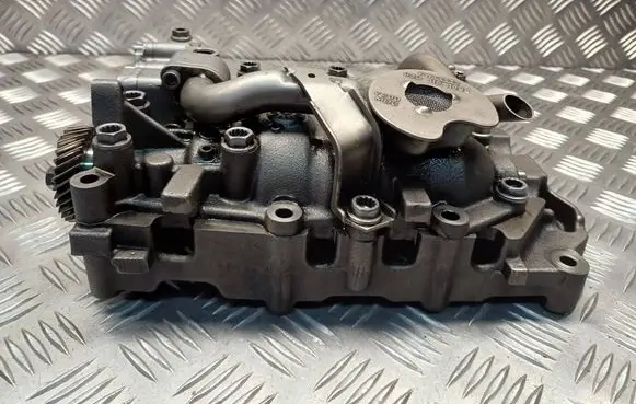 Volkswagen PASSAT B6 Balance shaft 03G103537B 03G115105C 03G115169E