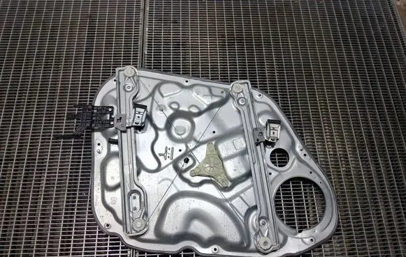 Hyundai ix20 Front window lifting mechanism without motor 824801K050 813201K040