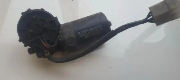 Mercedes-Benz Sprinter W901 W902 W903 W904 Wiper motor 058961126 0390241345