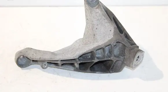 Audi A4 S4 B8 8K Engine mounting bracket 4G0199307Q