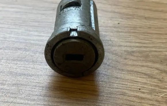 Opel Corsa C Ignition lock 13107754