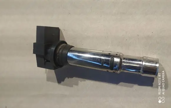 Volkswagen Jetta VI High voltage ignition coil 036905715C