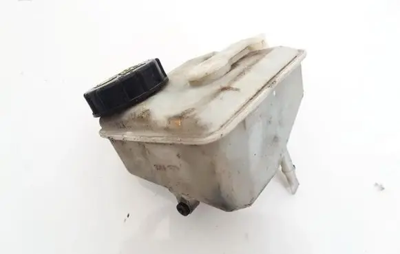 Volvo V70 Brake fluid reservoir 8646006