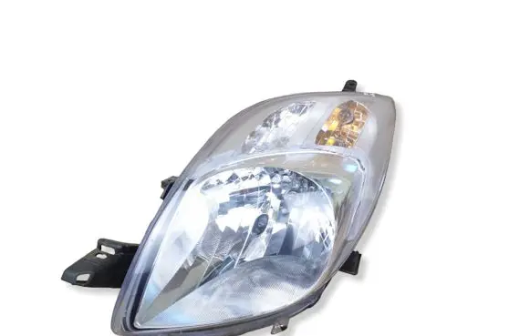 Toyota Yaris Headlight/headlamp 