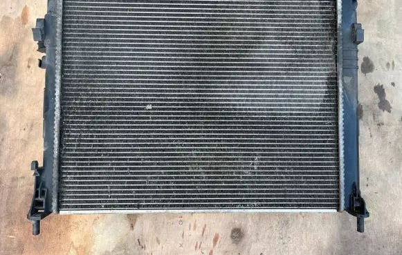 Renault Trafic II (X83) Coolant radiator 7700312899C