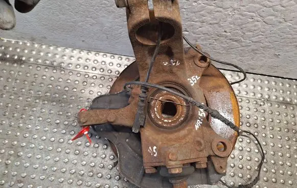 Fiat Ducato Front wheel hub spindle knuckle S25062516