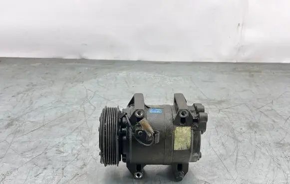 Volvo XC90 Air conditioning (A/C) compressor (pump) 8708581