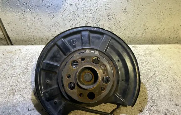 Mercedes-Benz E W212 Rear wheel hub