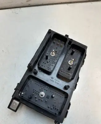 Opel Astra H Fuse module 743381