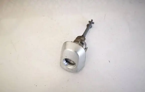 Toyota Corolla Verso AR10 Front door lock (next to the handle) 