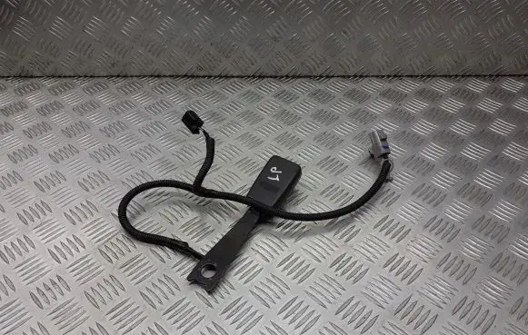 KIA Rio Rear seatbelt buckle