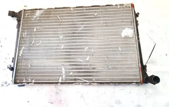 Volkswagen PASSAT B6 Coolant radiator