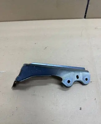 Skoda Kodiaq Fender mounting bracket 565821141