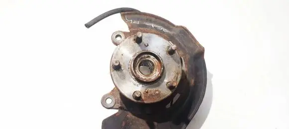 Toyota Auris 150 Front wheel hub