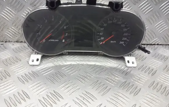 Mitsubishi Lancer VIII Tachometer 8100C031