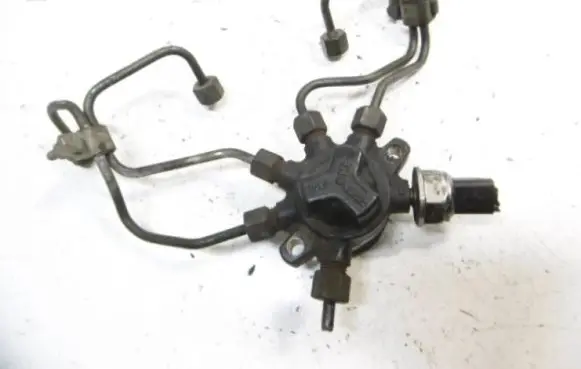 Ford Focus Fuel distributor 1S4Q9D280AD