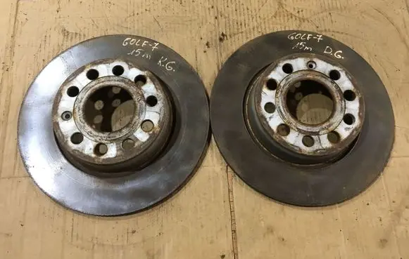 Volkswagen Golf VII Rear brake disc