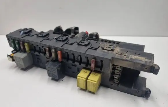 Mercedes-Benz CLK A209 C209 SAM control unit A2095450701 2095450701 5DK00848611