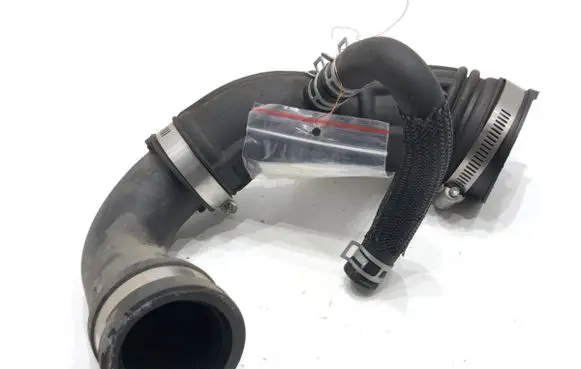 Suzuki SX4 S-Cross Air intake hose/pipe