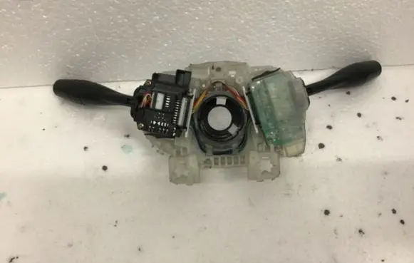 Mitsubishi Outlander Wiper turn signal indicator stalk/switch 17B153 F12102 17E214