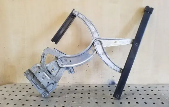 Volkswagen PASSAT B4 Front door manual window regulator 3A0837402B
